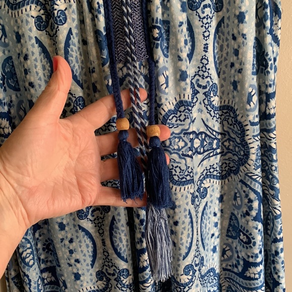 New Directions asymmetrical dress - Picture 2 of 9